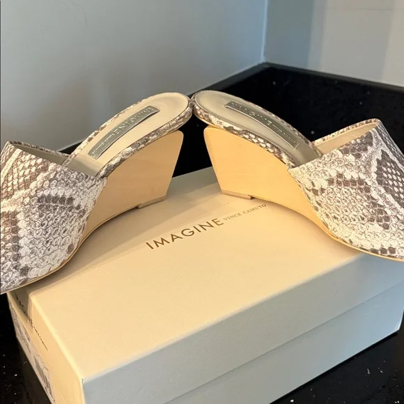 *Vince Camuto IM-DAHRA ROCCIA White Gold DOMINO Snake Print Open Toe Wedges - Picture 5 of 16